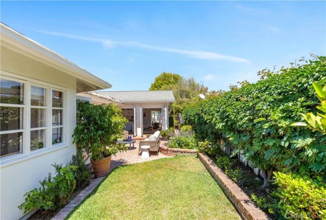 1644 Aliso Avenue, Costa Mesa, CA 92627
