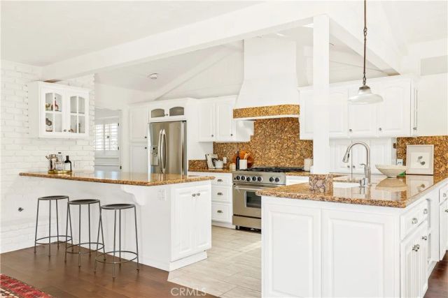 1644 Aliso Avenue, Costa Mesa, CA 92627