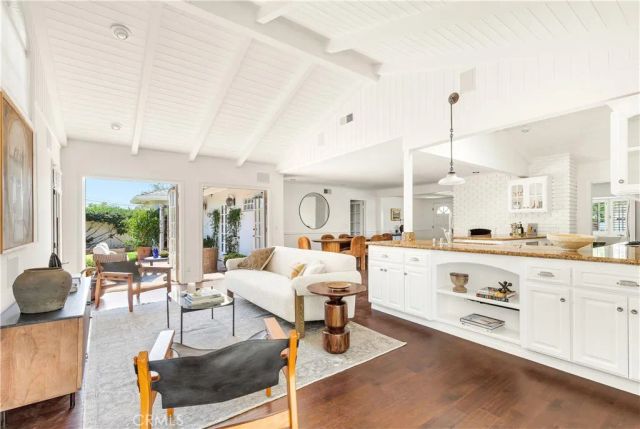 1644 Aliso Avenue, Costa Mesa, CA 92627
