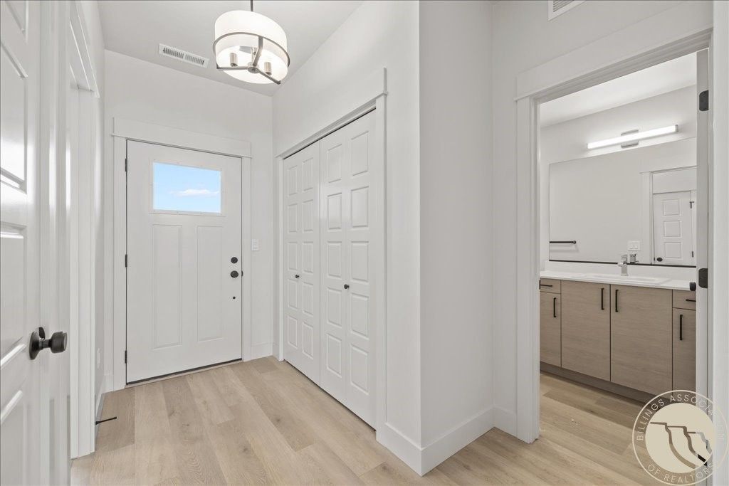 4633 King Avenue West, Billings, MT 59106 photo 10