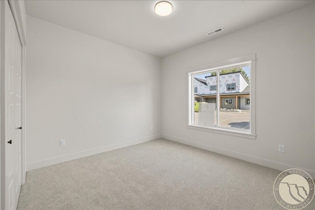 4633 King Avenue West, Billings, MT 59106 photo 9