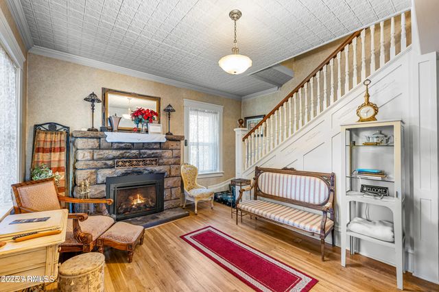 614 W SANTA FE Avenue, Flagstaff, AZ 86001