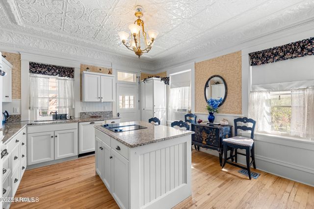 614 W SANTA FE Avenue, Flagstaff, AZ 86001