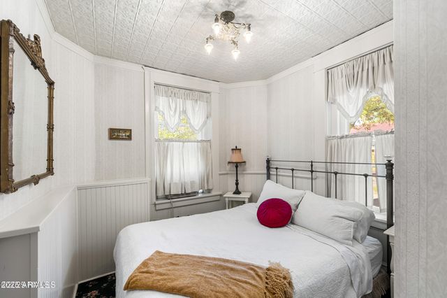 614 W SANTA FE Avenue, Flagstaff, AZ 86001