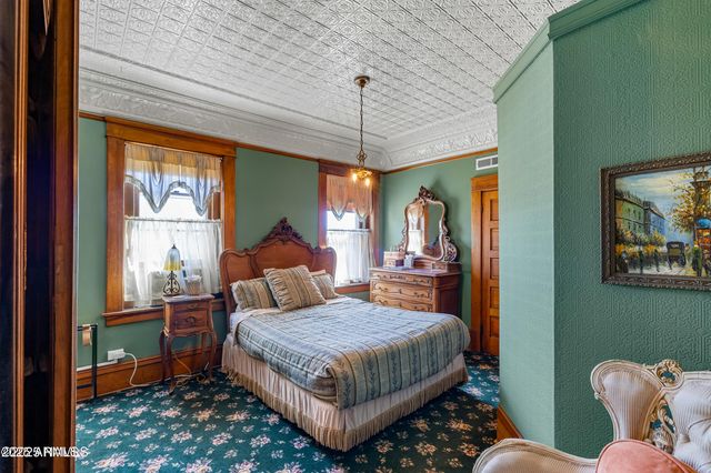 614 W SANTA FE Avenue, Flagstaff, AZ 86001