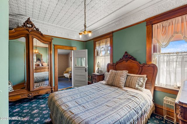 614 W SANTA FE Avenue, Flagstaff, AZ 86001