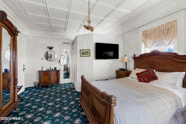 614 W SANTA FE Avenue, Flagstaff, AZ 86001