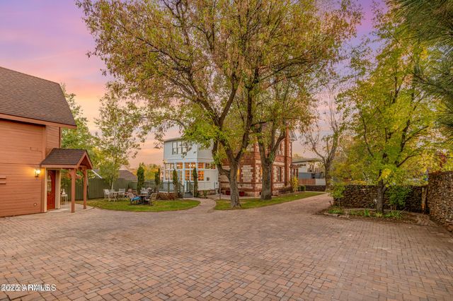 614 W SANTA FE Avenue, Flagstaff, AZ 86001