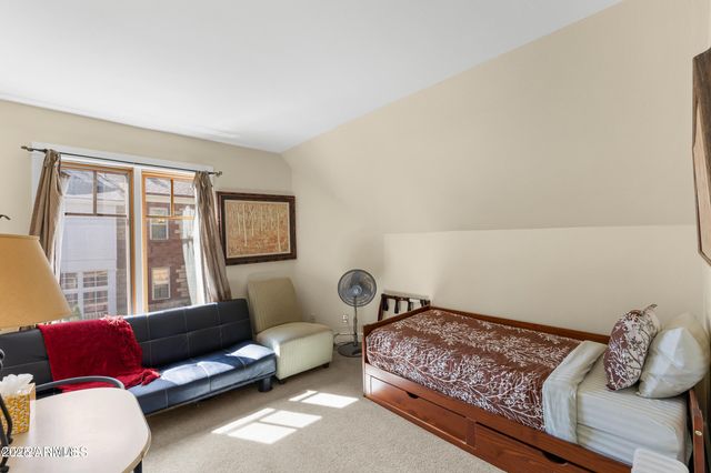 614 W SANTA FE Avenue, Flagstaff, AZ 86001