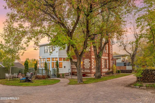 614 W SANTA FE Avenue, Flagstaff, AZ 86001