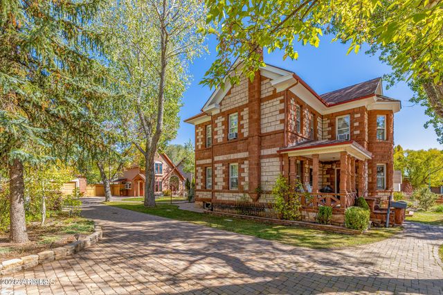 614 W SANTA FE Avenue, Flagstaff, AZ 86001