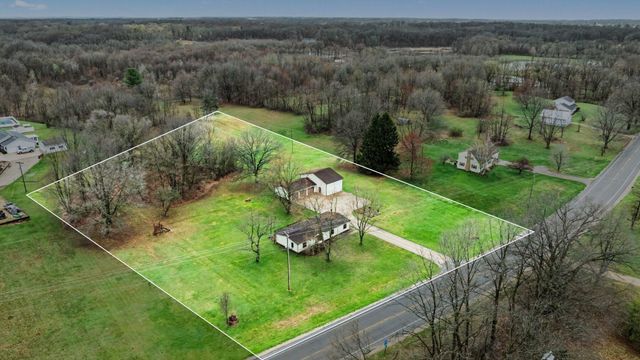 1216 10th Street, Martin, MI 49070