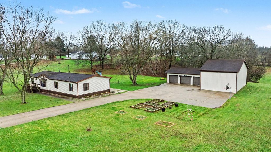 1216 10th Street, Martin, MI 49070