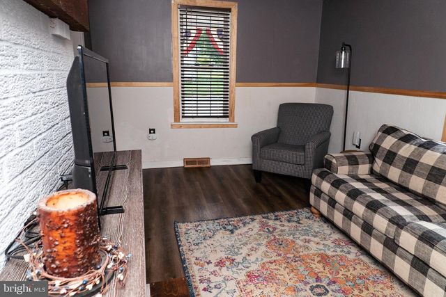 420 LOCUST ST, Burnham, PA 17009