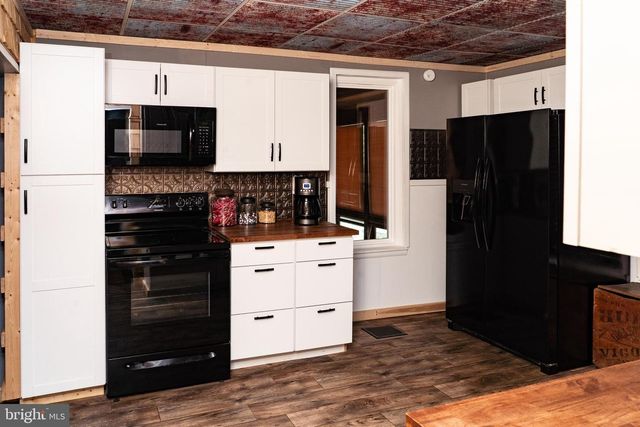 420 LOCUST ST, Burnham, PA 17009