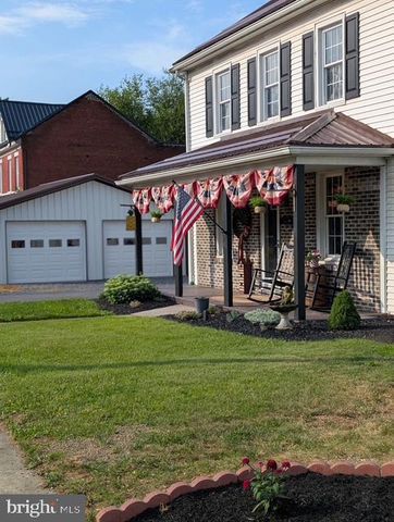 420 LOCUST ST, Burnham, PA 17009