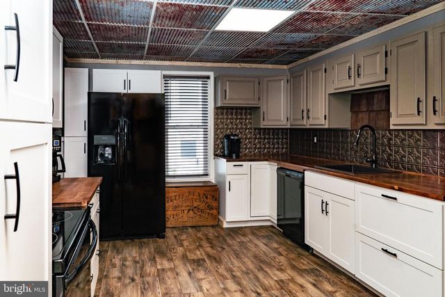 420 LOCUST ST, Burnham, PA 17009