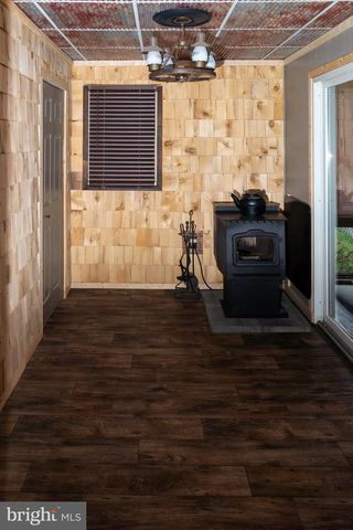 420 LOCUST ST, Burnham, PA 17009