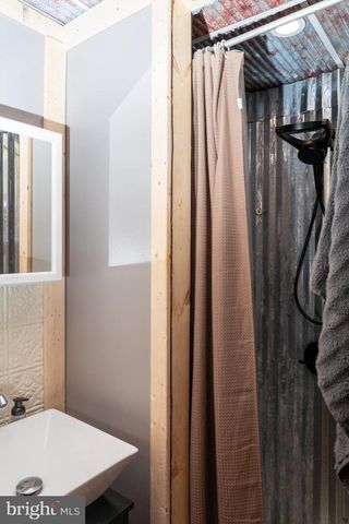 420 LOCUST ST, Burnham, PA 17009