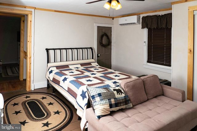 420 LOCUST ST, Burnham, PA 17009