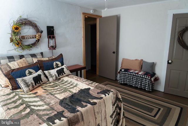 420 LOCUST ST, Burnham, PA 17009