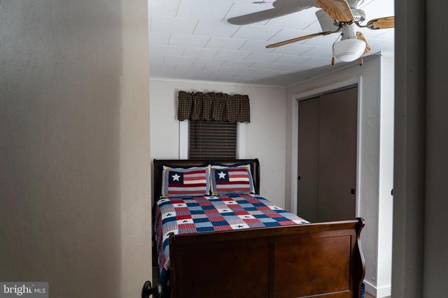 420 LOCUST ST, Burnham, PA 17009