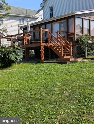 420 LOCUST ST, Burnham, PA 17009