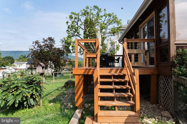 420 LOCUST ST, Burnham, PA 17009