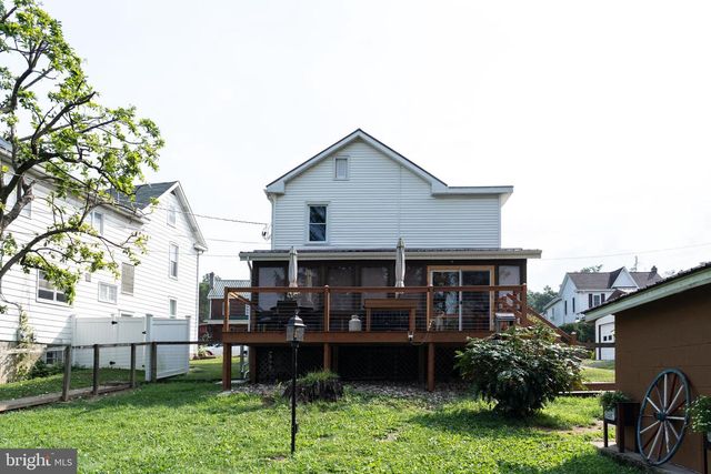 420 LOCUST ST, Burnham, PA 17009