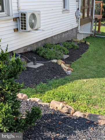 420 LOCUST ST, Burnham, PA 17009