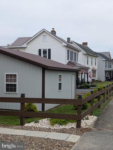 420 LOCUST ST, Burnham, PA 17009