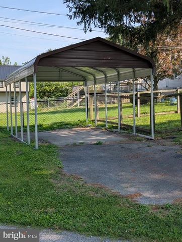 420 LOCUST ST, Burnham, PA 17009