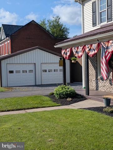 420 LOCUST ST, Burnham, PA 17009