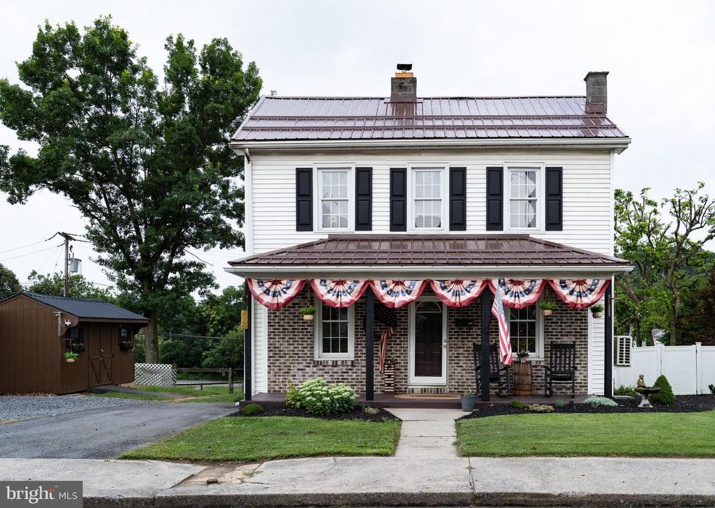 420 LOCUST ST, Burnham, PA 17009