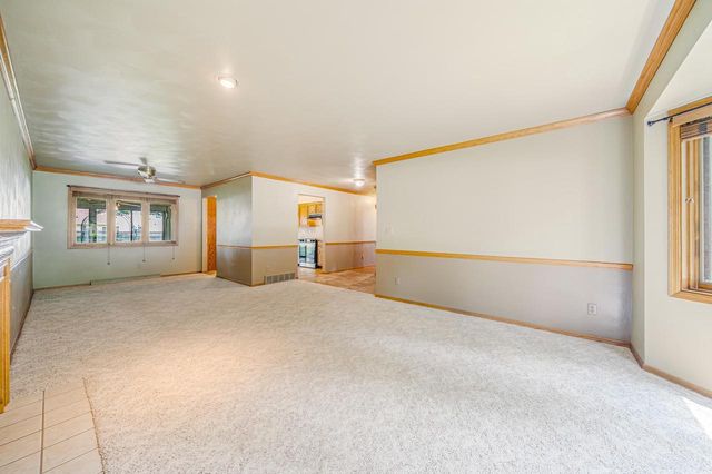 46 KENSINGTON COURT, Appleton, WI 54915