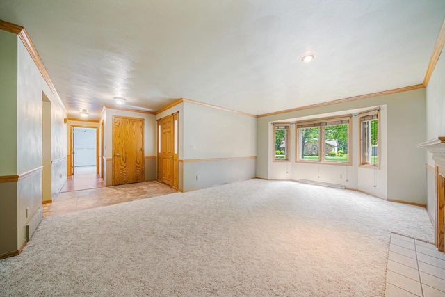 46 KENSINGTON COURT, Appleton, WI 54915