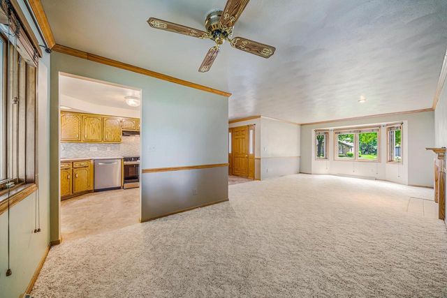 46 KENSINGTON COURT, Appleton, WI 54915