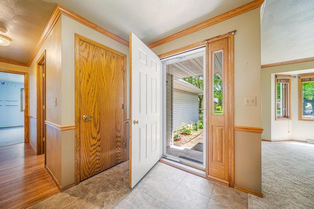 46 KENSINGTON COURT, Appleton, WI 54915
