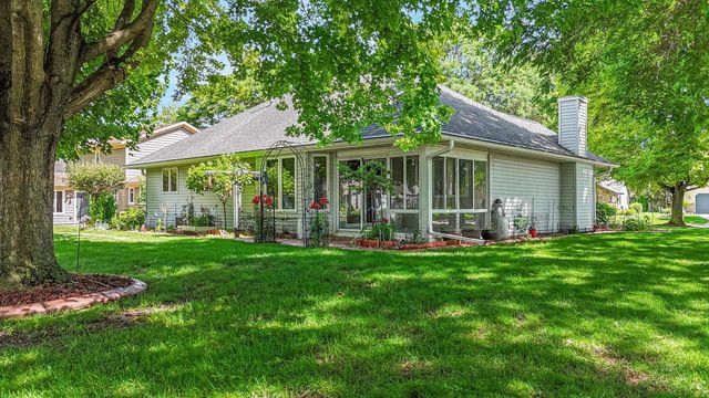 46 KENSINGTON COURT, Appleton, WI 54915