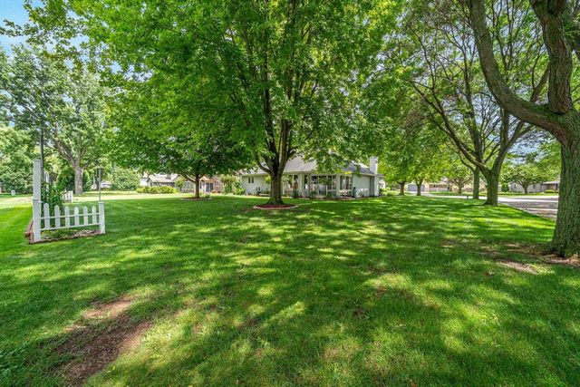 46 KENSINGTON COURT, Appleton, WI 54915