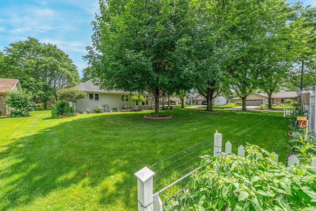 46 KENSINGTON COURT, Appleton, WI 54915
