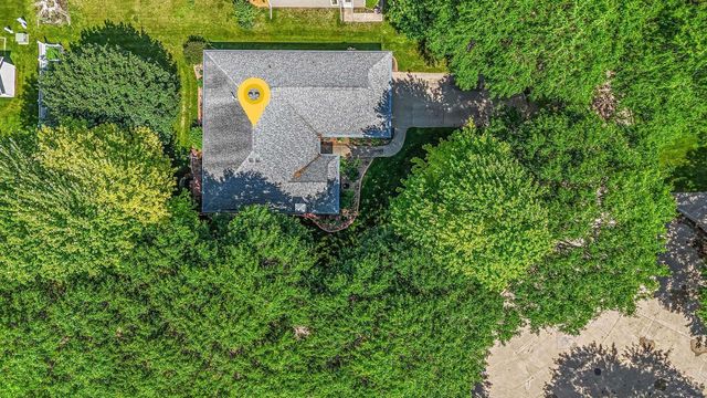 46 KENSINGTON COURT, Appleton, WI 54915