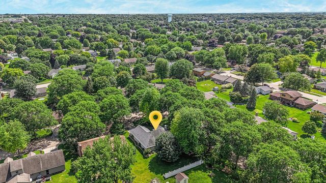 46 KENSINGTON COURT, Appleton, WI 54915