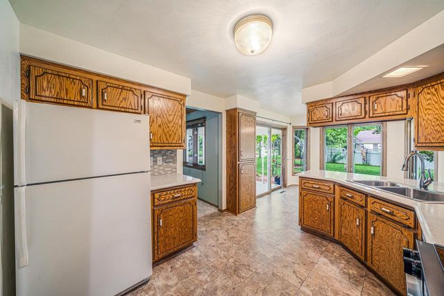 46 KENSINGTON COURT, Appleton, WI 54915