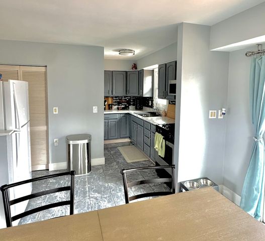 3303 W 79th Avenue, Merrillville, IN 46410