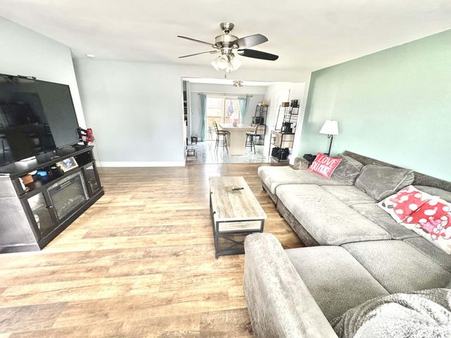 3303 W 79th Avenue, Merrillville, IN 46410