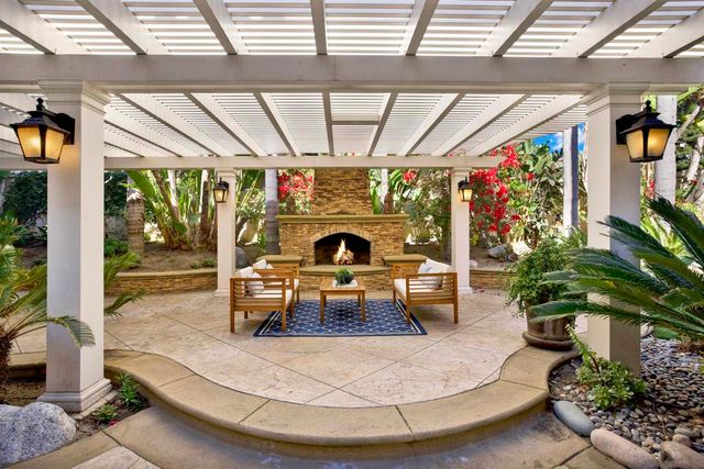 7073 SURFBIRD CIR, Carlsbad, CA 92011