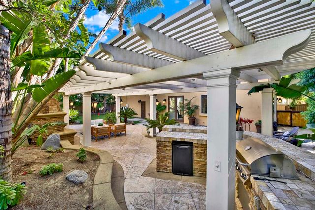 7073 SURFBIRD CIR, Carlsbad, CA 92011