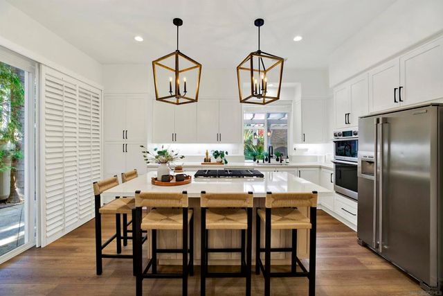 7073 SURFBIRD CIR, Carlsbad, CA 92011