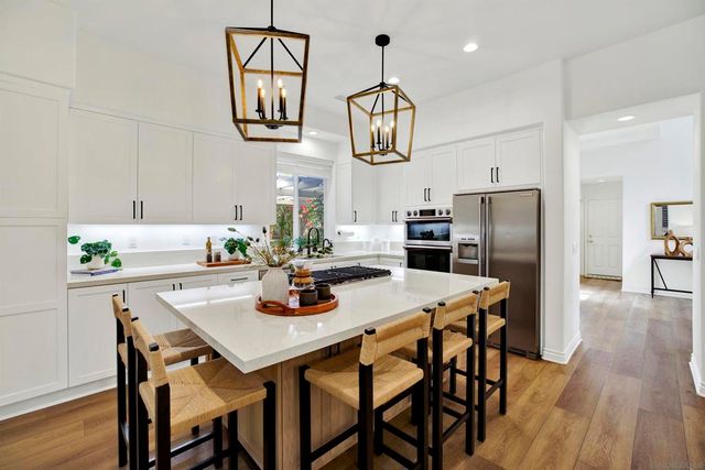 7073 SURFBIRD CIR, Carlsbad, CA 92011